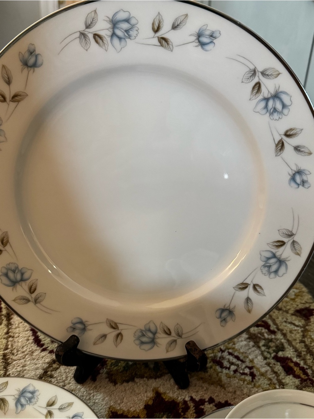 Classic Floral Bone China Dinner Plate - White with Blue Flowers
